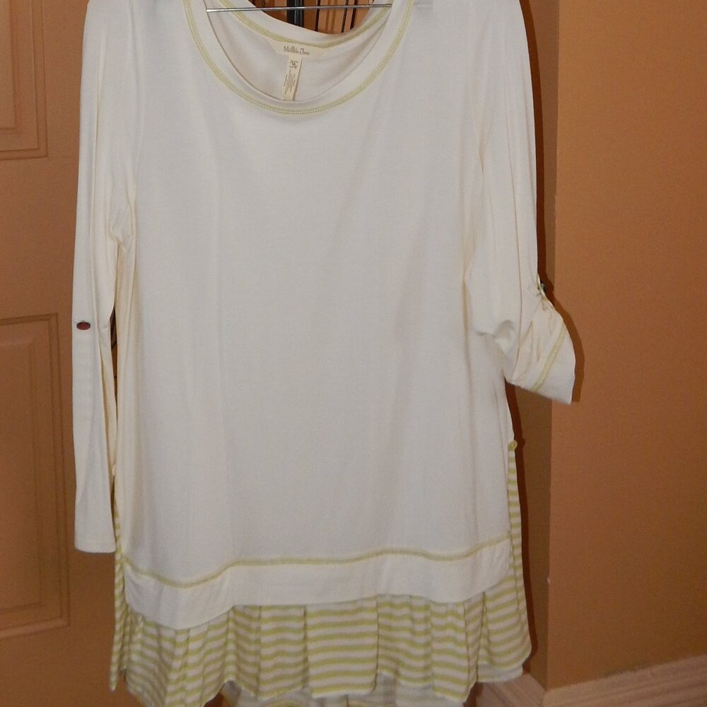 Ladies Matilda Jane Tunic - Top -Blouse  Pullover  With Ruffled Hemline   Size M